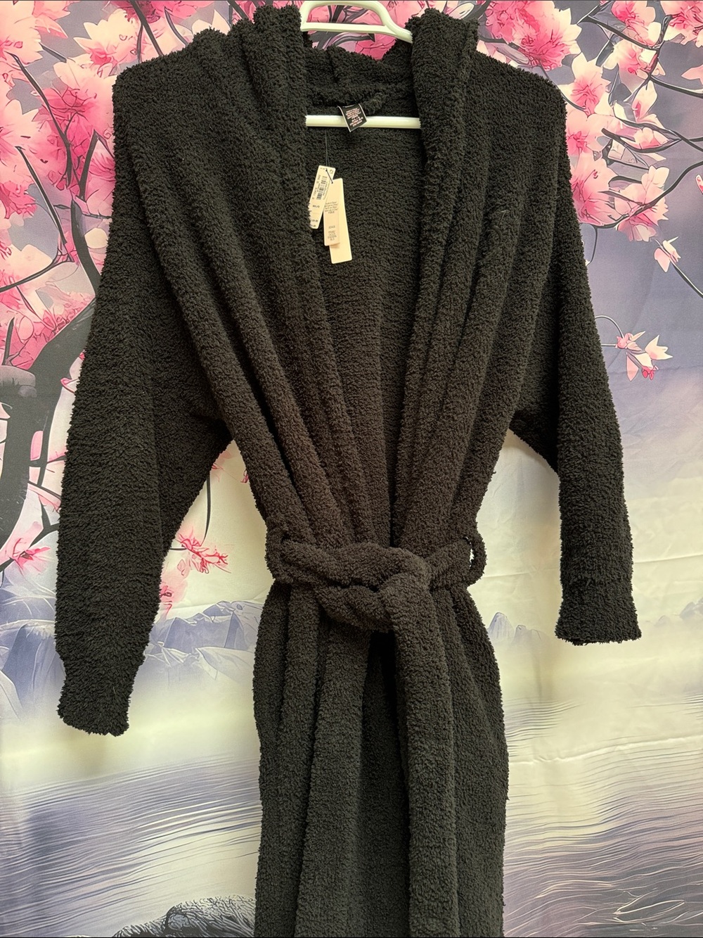 🤩NWT🫶LONG!Deep black VICTORIAS SECRET SOLD OUT Black Hooded Fuzzy robe w/Belt! - Picture 7 of 9